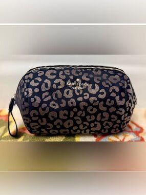 KATE SPADE Chelsea Medium Metallic Black Leopard Print Zip Pouch W/ Wristlet